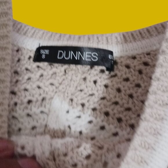 Dunnes Sleeveless & Vest Crochet Sweater Tank Top beige/White Small - Picture 2 of 10